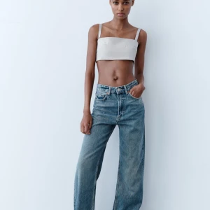 Fest topp - Såååå snygg festtopp. Tyvärr lite för liten över bysten för mig. Nypris: 199kr