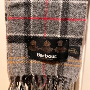 Barbour halsduk - Halsduk ifrån Barbour. 100% lammull 