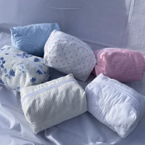 Handgjorda necessärer  - Säljer handgjorda necessärer🌸 De kostar 250kr styck och frakt ingår🚚🥰