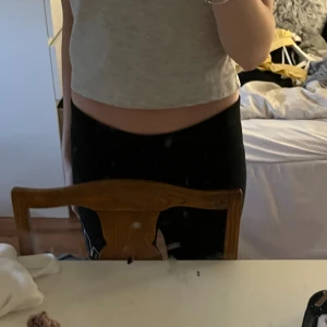 Niketights - Tights från Nike. Fint skick, inga defekter varken på märket eller resten. Pris går att förhandla vid snabb affär!