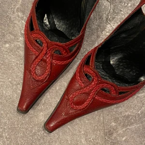 Vintage kläder - Dessa och många fler plagg, väskor, skor finns just nu uppe på min vinted, och kommer mer!! 👠❤️   @emmanymanh