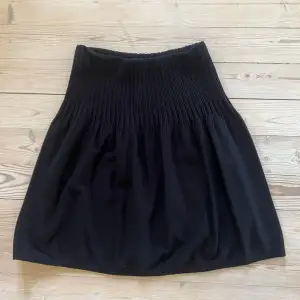 Jättefin kjol från Massimo Dutti