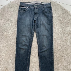 Jeans - Riviera Red jeans, storlek 31!