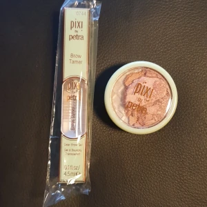 Pixi by Petra  - Pixi browtamer samt blush. Båda oöppnade i nyskick. Blushen var som på bild vid ankomst men ej öppnad. Båda för 70kr