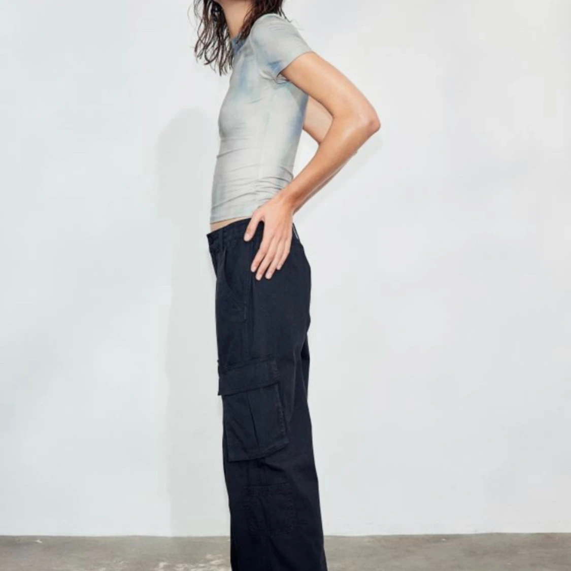 Svarta cargobyxor i canvas, Dam