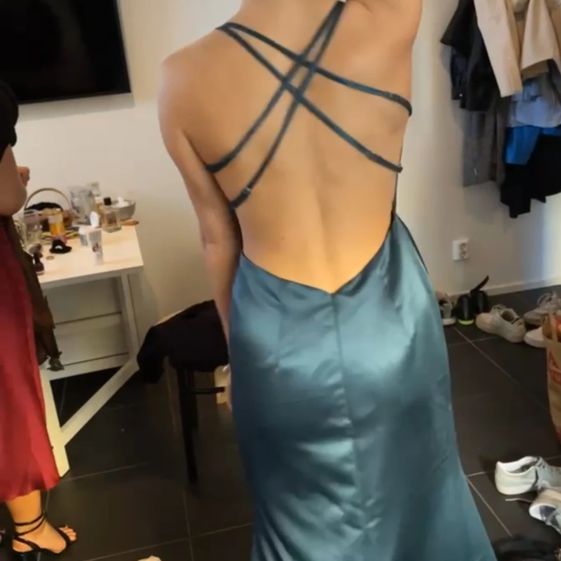 Fin Påfågel-grön balklänning, strk S/M