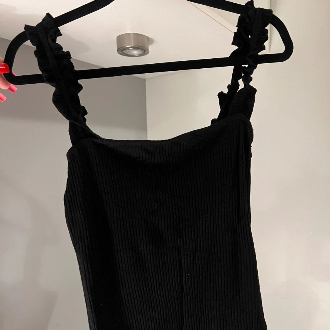 Söt topp med volanger 