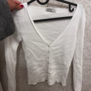 Tröja  - Köpte den från en marknad i Spanien men komemr tyvärr inte till användning. 