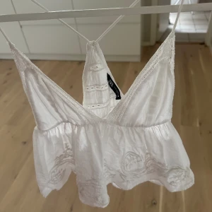 Jättefin topp från zara🥰 - Superfin sommar topp ifrån zara🥰helt oanvänd!
