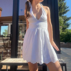 Zara klänning - Super fin zara klänning, är som helt ny för har bara använt den 2 gånger.