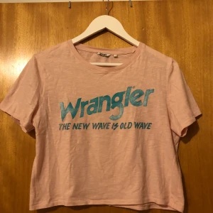 Wrangler kort tshirt  - Aldrig använd 