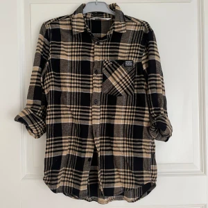 Vintage skjorta  - Perfekt vintage skjorta men lite färg. Aldrig använt! 