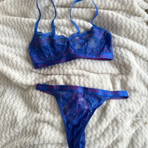 Lounge underwear set  - Köpte detta set men har inte fått användning för det. Bhn använd 1-2 gånger och trosorna aldrig använda! NYPRIS FÖR BÅDA IHOP = 725. Bara till att kontakta vid frågor 🌼🎀