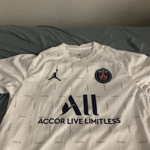 Fotbolls tröjor. - NYTT SKICK.