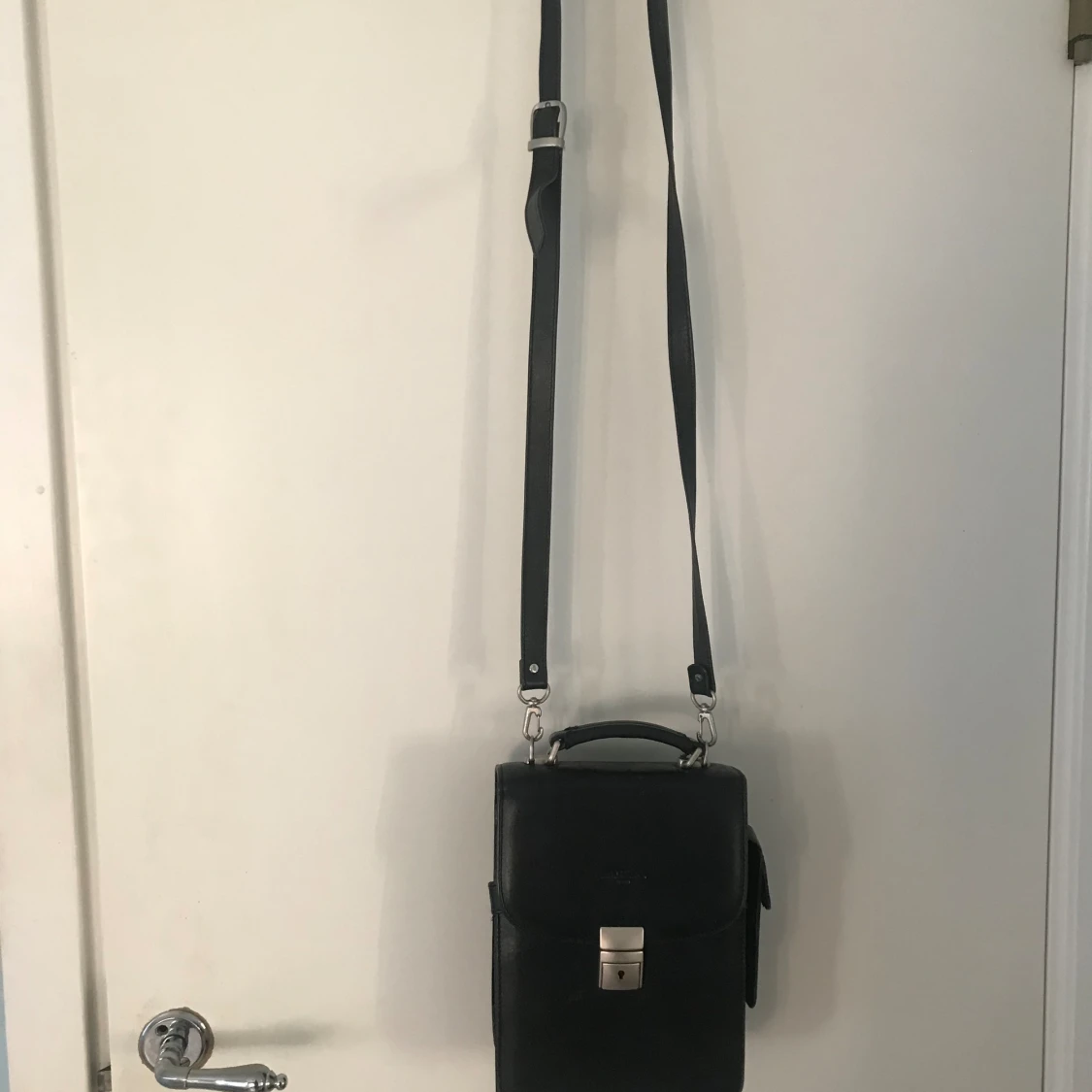 Svart läder väska  - 92