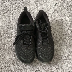 Air max 97 - Använt skick som man ser på sista bilden. Nypris ca 2000 kr.