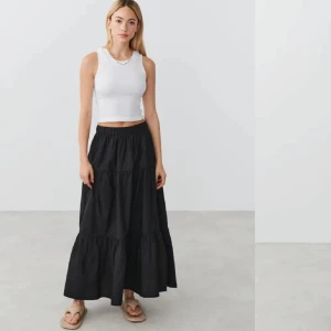 Kjol - Långkjol från gina, slutsåld. Knappt använd och är så gott som ny🫶