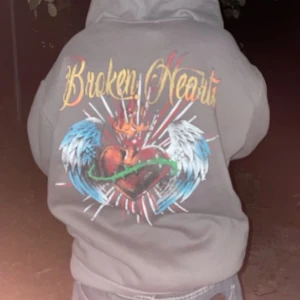 PRIMARK hoodie - fått av en kompis men har själv nästan inte använt den. snygg och väldigt bra skick! är S men väldigt oversized, skulle passa M/L