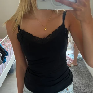 Intimissimi linne pretty flowers - strl s, oanvänd