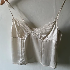 linne - knappt använd pga för liten