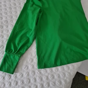 OBJECT, tröja XS - Säljer min OBJECT tröja , storlek XS.. Mycket bra kvalitet, använt knappt några gånger. Köparen står för frakt.