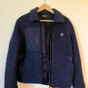 Morris Fleecejacka - Fräsch ulljacka som passar perfekt till dig som bär S