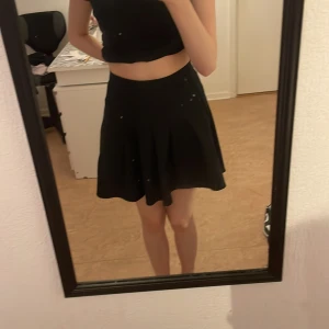 Svart kjol - Svart kjol från SHEIN, säljer då jag inte använder den