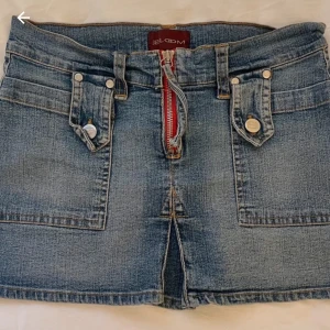 Jeanskjol - Supersöt jeanskjol utan bakfickor, lågmidjad.