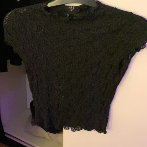 Topp - Topp från H&M, kan skicka mer bilder, säljer för 50kr 