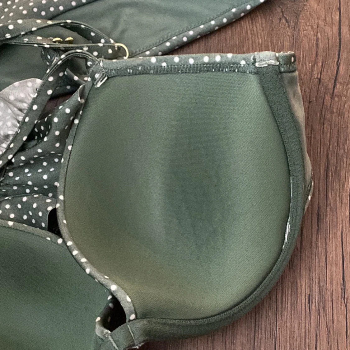 Grön prickig bikini - 90