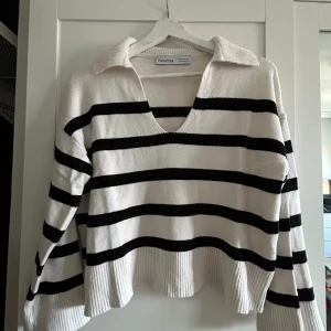 Randig tröja - Använd max 2-3 gånger, i väldigt bra skick. 