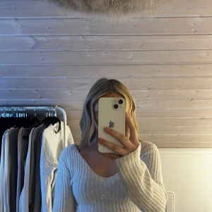 Stickad tröja från weekday - Väldigt fin stickad tröja från weekday💕bara använd några gånger💗