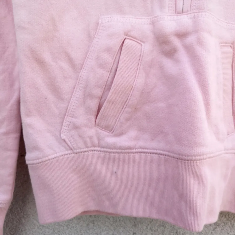 Superfin och cool rosa hoodie med halv sip! 💕😆. Hoodies.