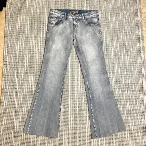 ”Bunny girl” Jeans, lowwaist, bootcut, Strass och glitter, Stl 30
