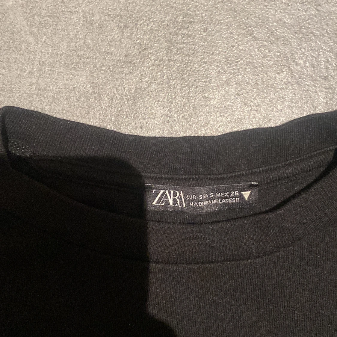 Långärmad-kroppad tröja, svart och vit - 90