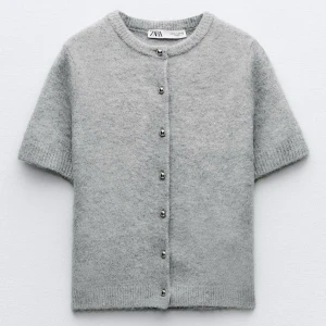 grå stickad från zara - användt 1-2 gånger 