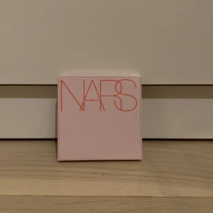 Nars pallet  - Används en gång med ren pensel, highlighter oila färger 