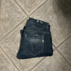Dondup George - Säljer mina sjukt feta dondup jeans i modellen George! Storleken är 31 | perfekt skick | hör av er vid fler frågor!