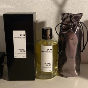 Mancera Cedrat Boise - Säljer min Cedrat boise 120ml knappt använd. Vid eventuella frågor så behöver du inte tveka.