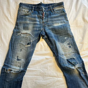 Dsquared2 Kenny Twist Jeans - Riktigt snygga D2 jeans i strl 46 Skick 7/10