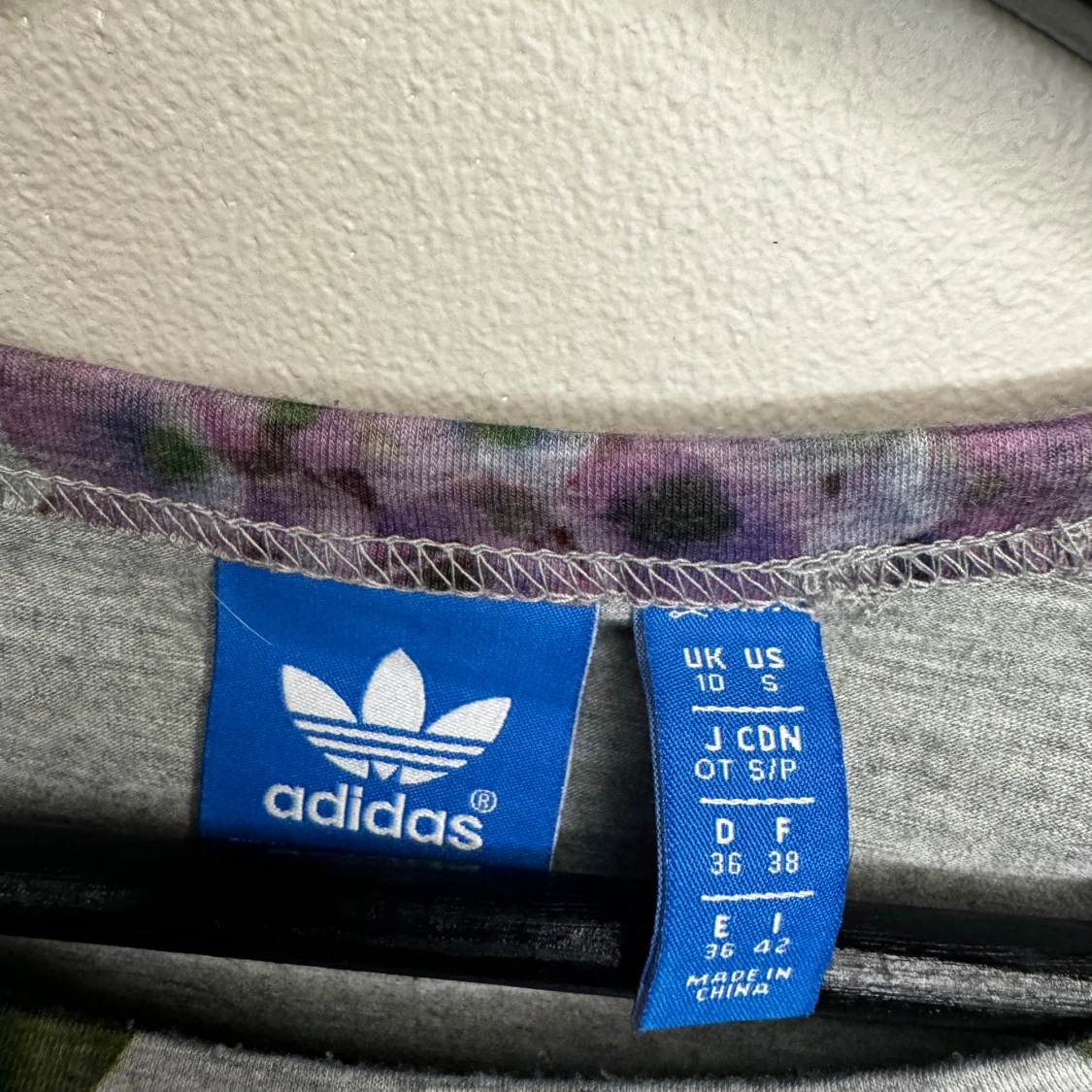 Blommig adidas magtröja - 91