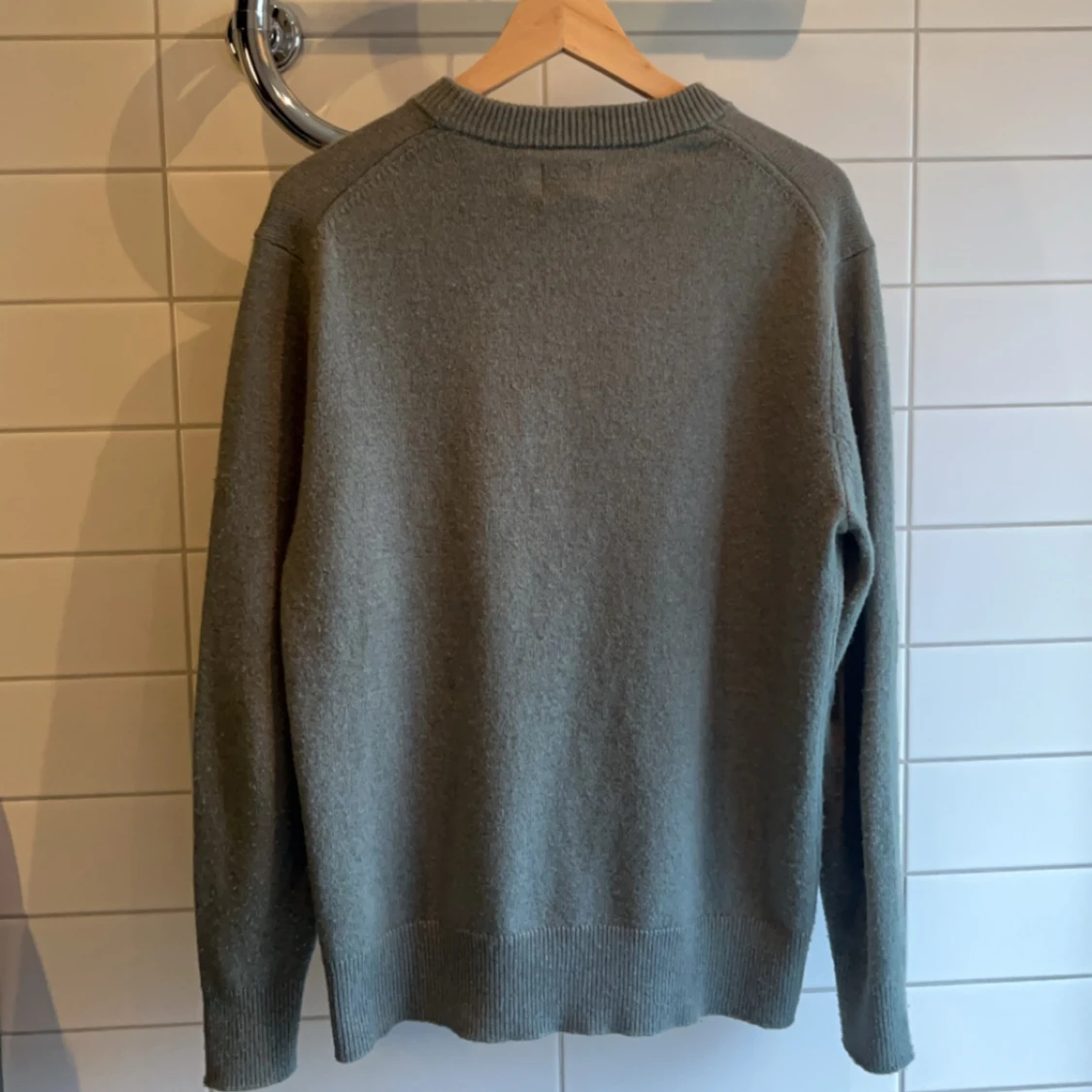 Grön stickad tröja - 90