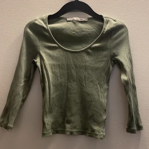 Grön mönstrad tröja🍈 - Kortärmad! Knappt använd!  Skriv för mer info