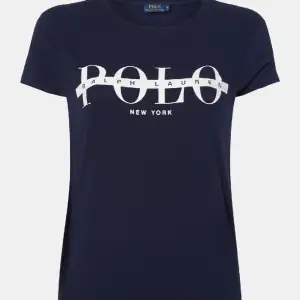 Så söt tshirt från Polo Ralph Lauren. Mycket varsamt använd!!🤍 