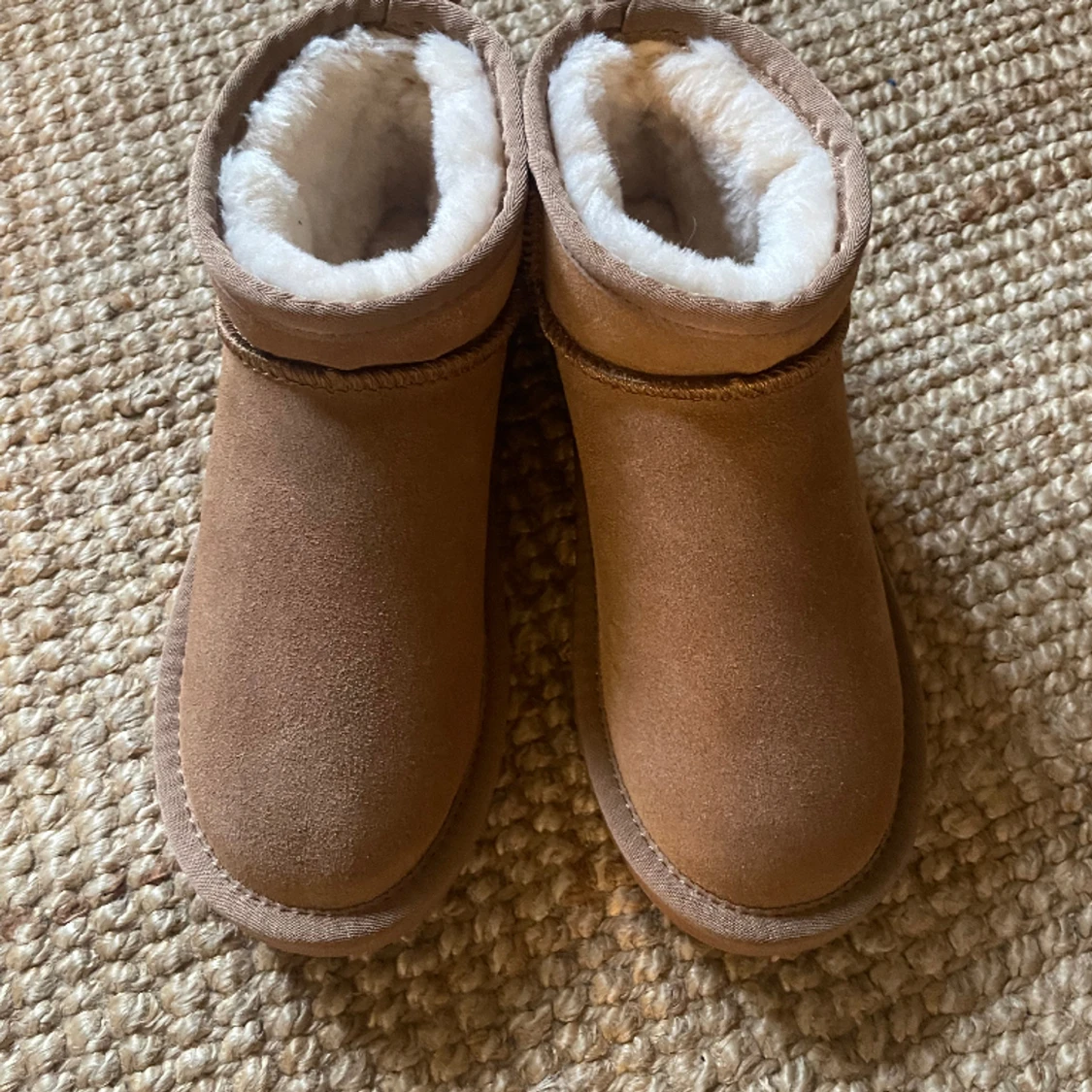 "Uggs" stl 35 - 90