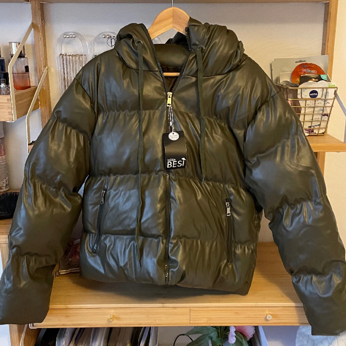 Grön glansig jacka - 90