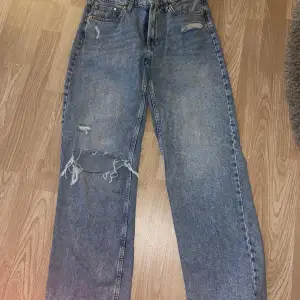 Baggy jeans i storlek 36 