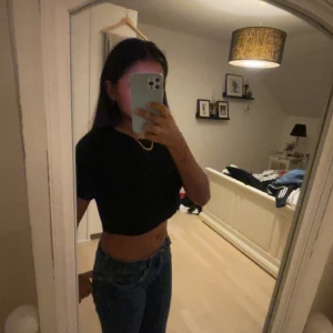 Svart tröja  - Jätte fin