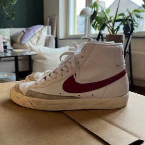 Nike Blazers - Nike Blazers high top i storlek 44.