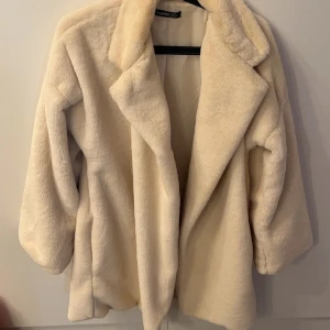 Pälsjacka, konstpäls - Pälsjacka, aldrig använd 